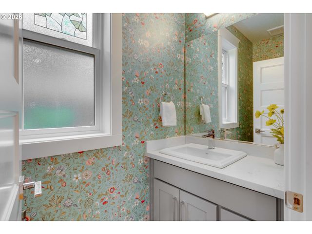 3825 Se RURAL St, Portland, OR 97202