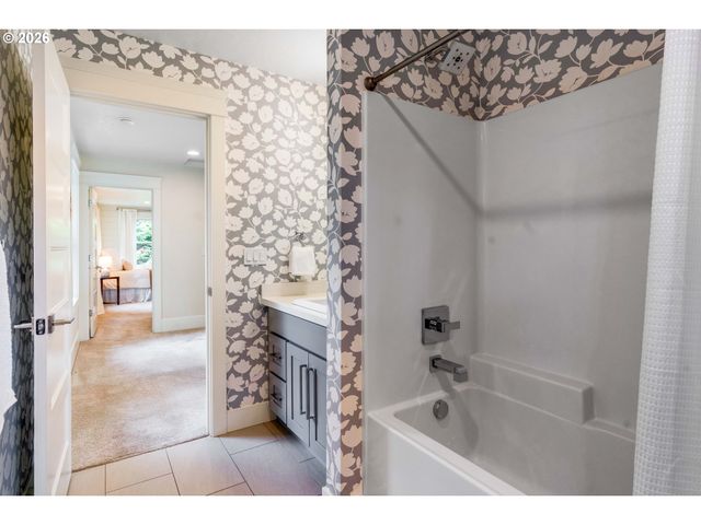 3825 Se RURAL St, Portland, OR 97202