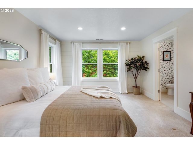 3825 Se RURAL St, Portland, OR 97202