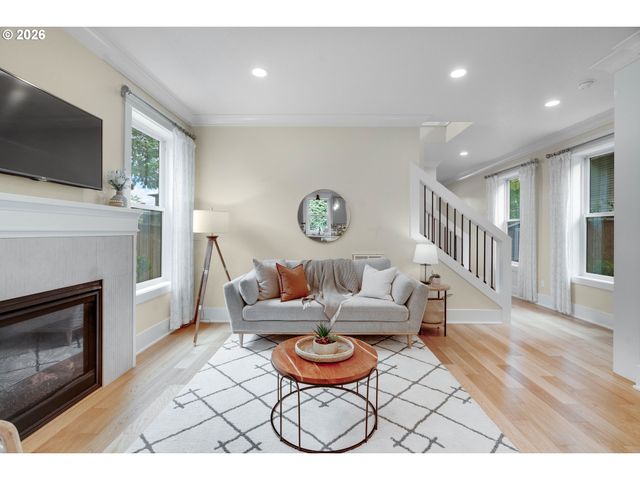 3825 Se RURAL St, Portland, OR 97202
