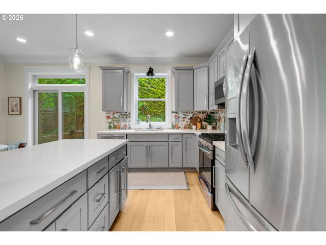 3825 Se RURAL St, Portland, OR 97202