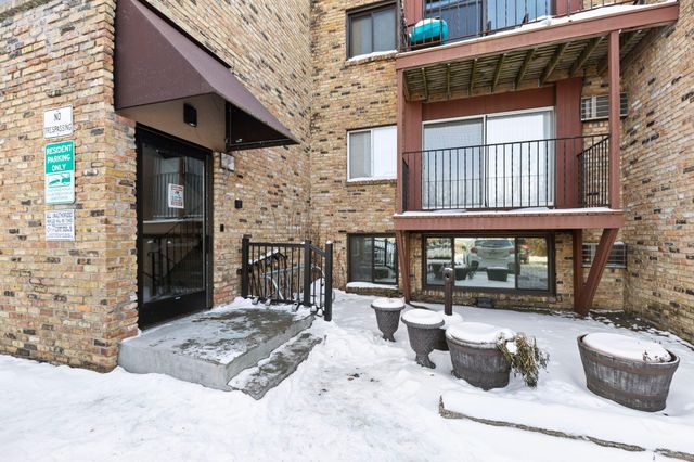 520 Ridgewood Ave 4, Minneapolis, MN 55403