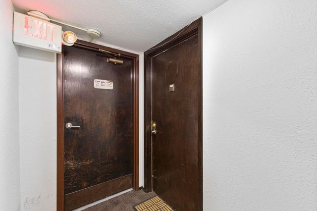 520 Ridgewood Ave 4, Minneapolis, MN 55403