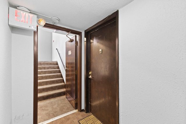 520 Ridgewood Ave 4, Minneapolis, MN 55403