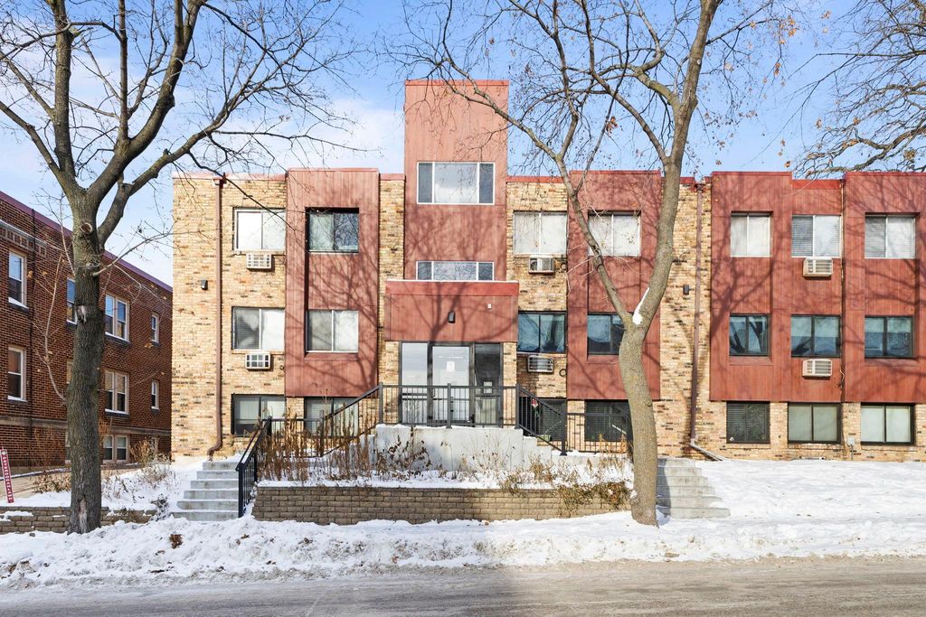 520 Ridgewood Ave 4, Minneapolis, MN 55403