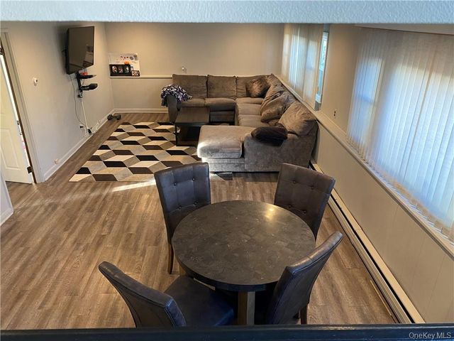 2 Larch Court, West Nyack, NY 10994