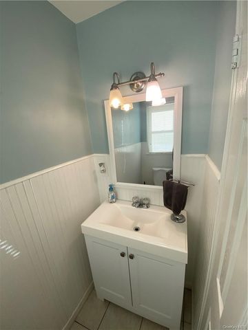 2 Larch Court, West Nyack, NY 10994