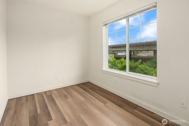 4218 Pasadena Place NE, Seattle, WA 98105