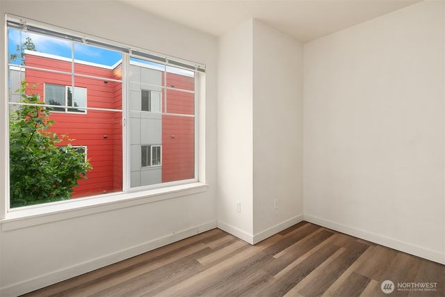 4218 Pasadena Place NE, Seattle, WA 98105
