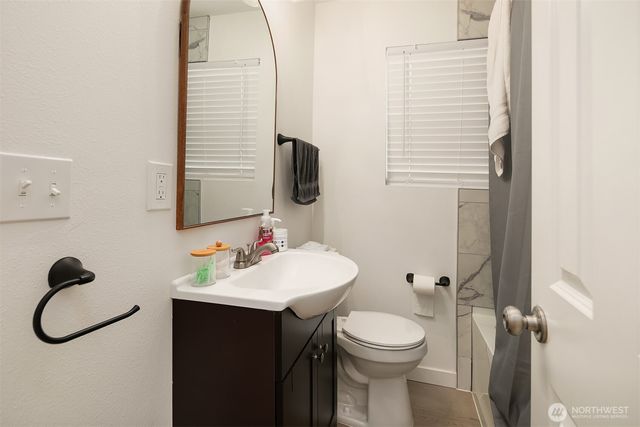 4218 Pasadena Place NE, Seattle, WA 98105