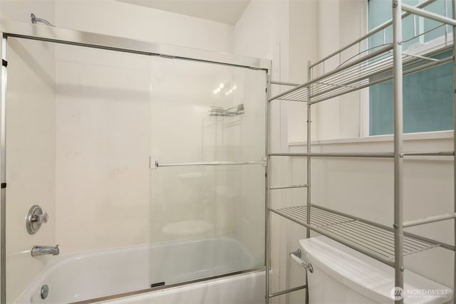 4218 Pasadena Place NE, Seattle, WA 98105
