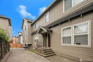4218 Pasadena Place NE, Seattle, WA 98105