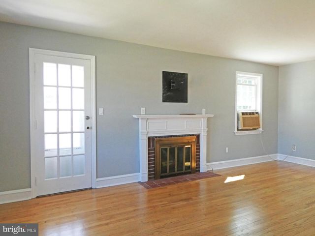 9 GILLISON AVE, Penns Grove, NJ 08069