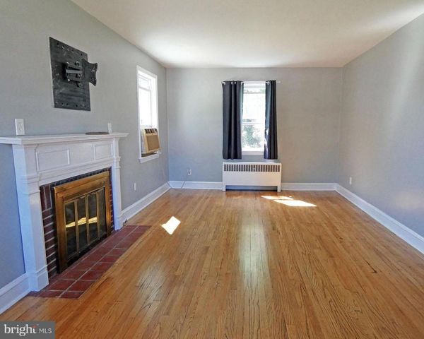 9 GILLISON AVE, Penns Grove, NJ 08069