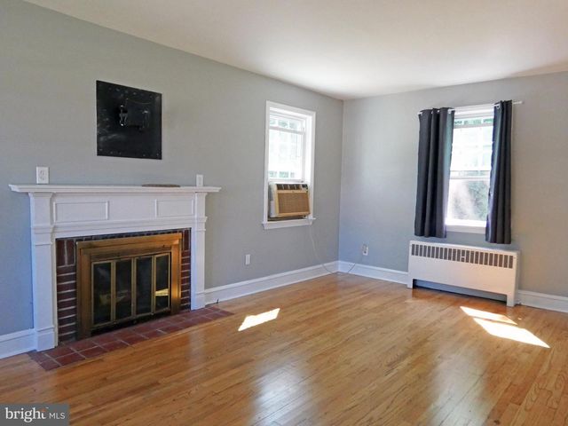 9 GILLISON AVE, Penns Grove, NJ 08069