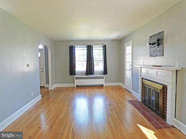 9 GILLISON AVE, Penns Grove, NJ 08069