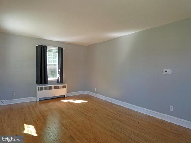 9 GILLISON AVE, Penns Grove, NJ 08069