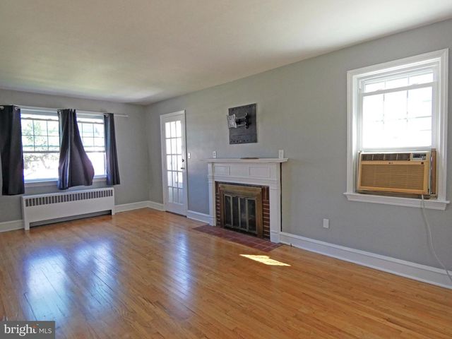 9 GILLISON AVE, Penns Grove, NJ 08069
