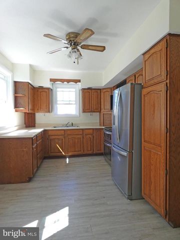 9 GILLISON AVE, Penns Grove, NJ 08069