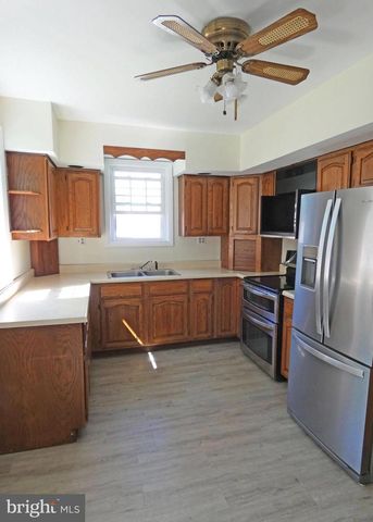 9 GILLISON AVE, Penns Grove, NJ 08069
