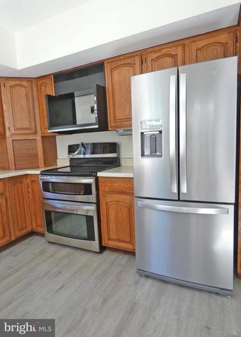 9 GILLISON AVE, Penns Grove, NJ 08069