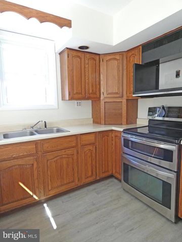 9 GILLISON AVE, Penns Grove, NJ 08069