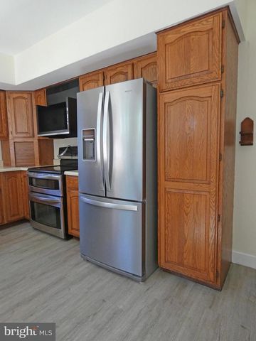 9 GILLISON AVE, Penns Grove, NJ 08069