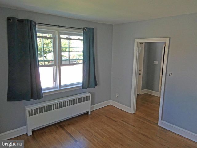 9 GILLISON AVE, Penns Grove, NJ 08069