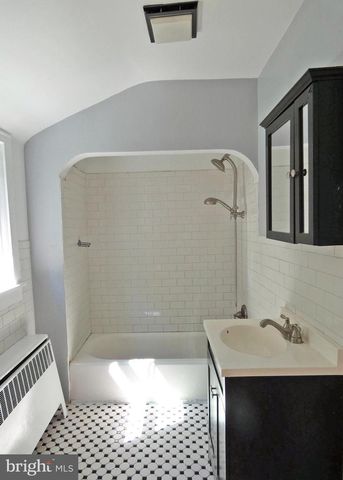 9 GILLISON AVE, Penns Grove, NJ 08069