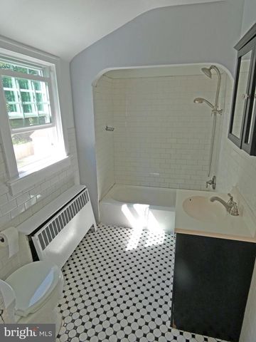 9 GILLISON AVE, Penns Grove, NJ 08069