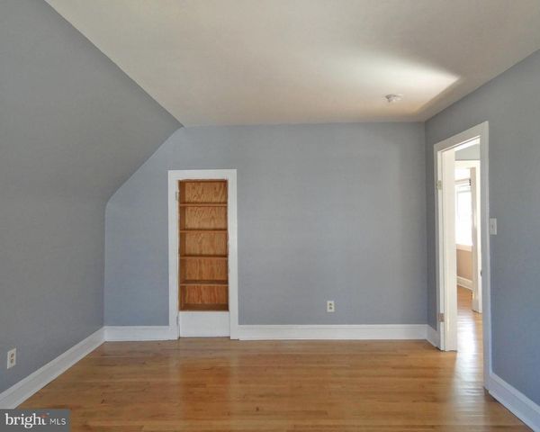 9 GILLISON AVE, Penns Grove, NJ 08069