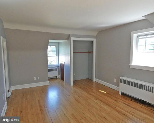 9 GILLISON AVE, Penns Grove, NJ 08069