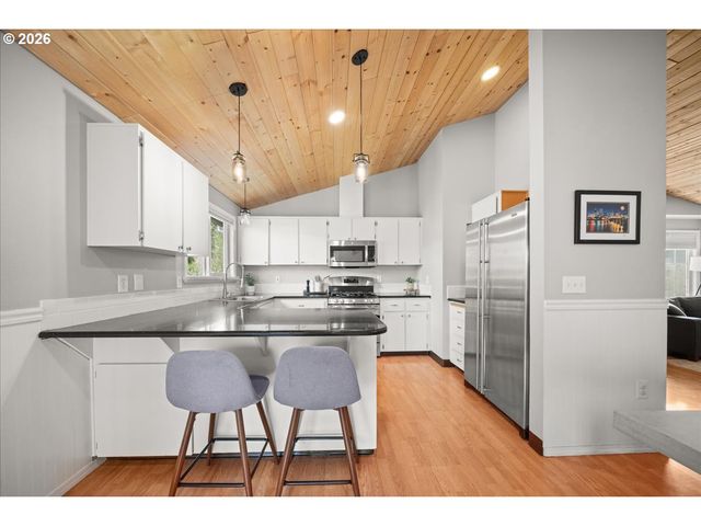 9620 N EDISON St, Portland, OR 97203