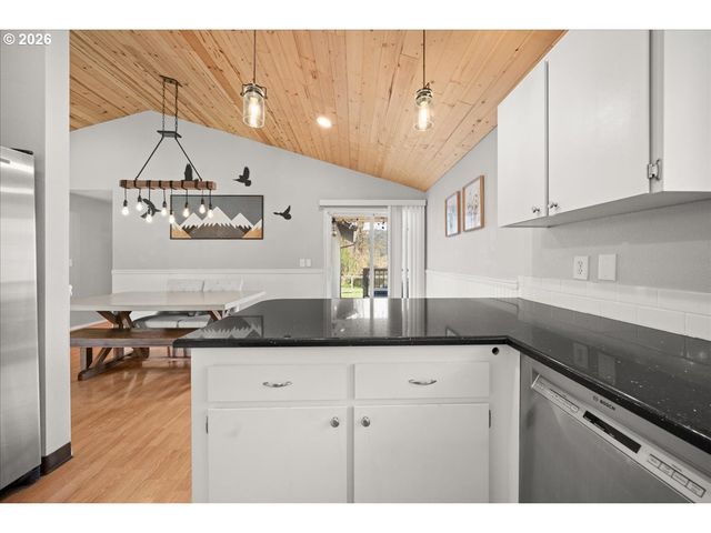 9620 N EDISON St, Portland, OR 97203