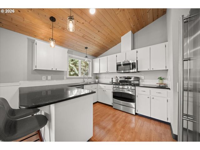 9620 N EDISON St, Portland, OR 97203