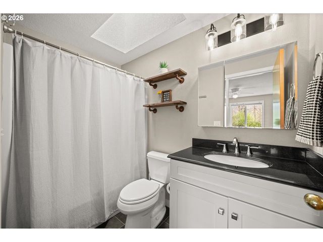 9620 N EDISON St, Portland, OR 97203