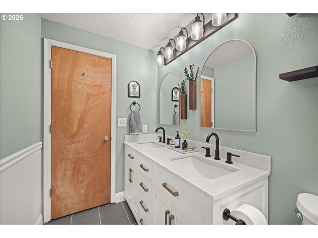 9620 N EDISON St, Portland, OR 97203