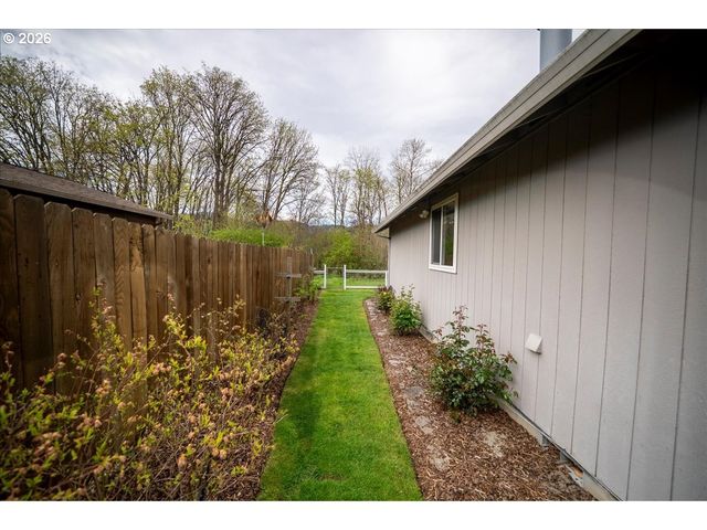 9620 N EDISON St, Portland, OR 97203