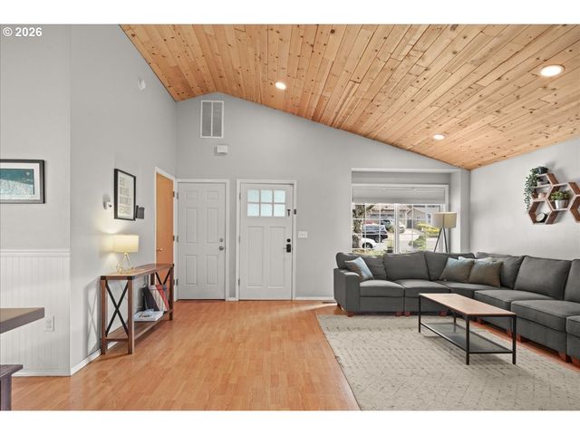 9620 N EDISON St, Portland, OR 97203