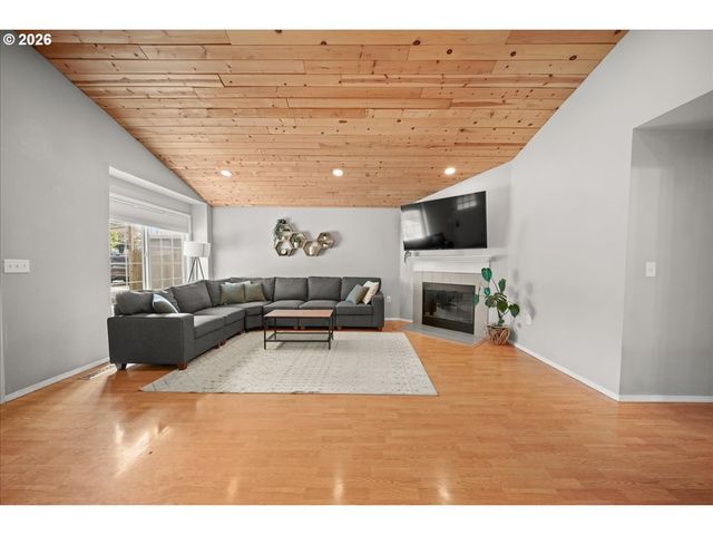 9620 N EDISON St, Portland, OR 97203