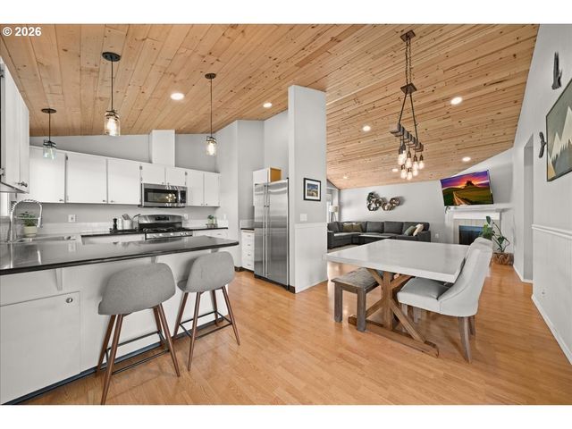 9620 N EDISON St, Portland, OR 97203