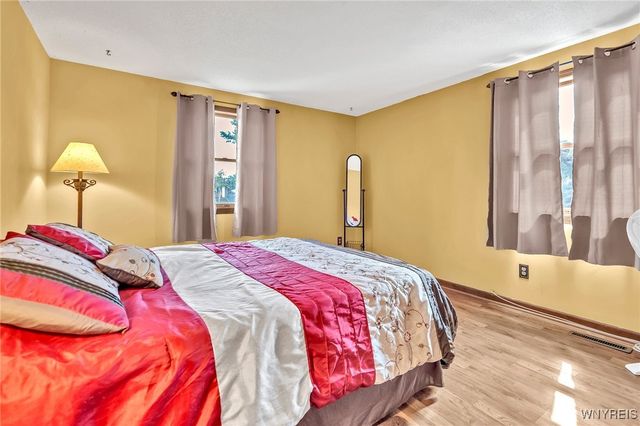 270 Selkirk Drive, North Tonawanda, NY 14120