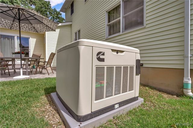 270 Selkirk Drive, North Tonawanda, NY 14120