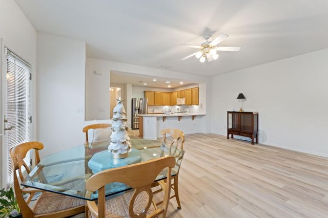 2270 Rose Arbor Dr, Sacramento, CA 95835
