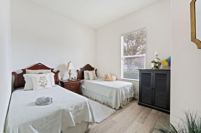 2270 Rose Arbor Dr, Sacramento, CA 95835