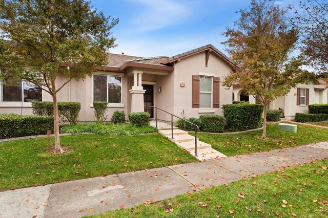 2270 Rose Arbor Dr, Sacramento, CA 95835