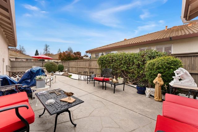 2270 Rose Arbor Dr, Sacramento, CA 95835