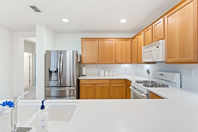 2270 Rose Arbor Dr, Sacramento, CA 95835