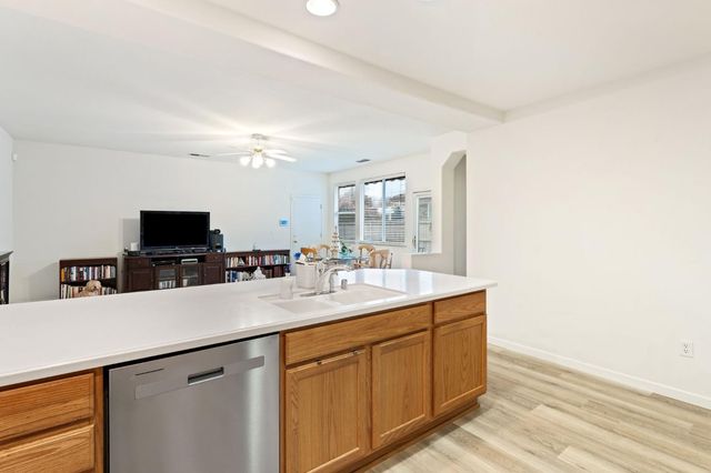 2270 Rose Arbor Dr, Sacramento, CA 95835
