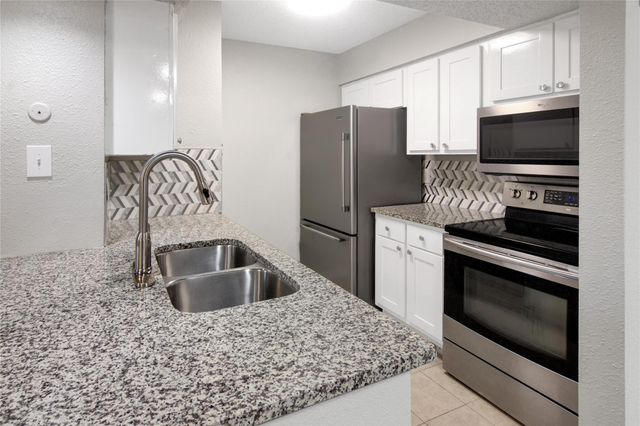 260 El Dorado Boulevard 1105, Houston, TX 77598